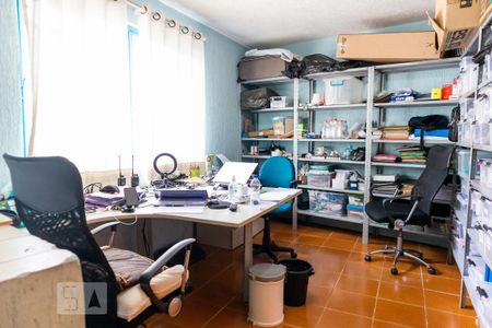 Casa à venda com 300m², 4 quartos e 3 vagas Casa à venda com 300m², 4 quartos e 3 vagasEscritório na edícula