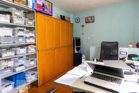 Casa à venda com 300m², 4 quartos e 3 vagas Casa à venda com 300m², 4 quartos e 3 vagasEscritório na edícula