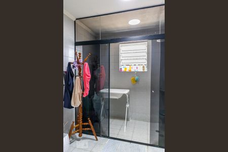 Casa à venda com 300m², 4 quartos e 3 vagas Casa à venda com 300m², 4 quartos e 3 vagasBanheiro 2