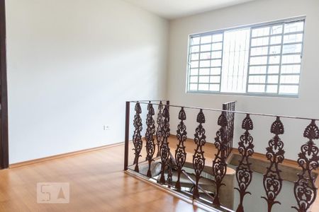 Casa à venda com 300m², 4 quartos e 3 vagas Casa à venda com 300m², 4 quartos e 3 vagasHall