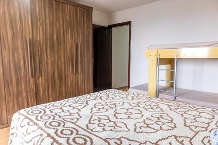 Casa à venda com 300m², 4 quartos e 3 vagas Casa à venda com 300m², 4 quartos e 3 vagasQuarto 3