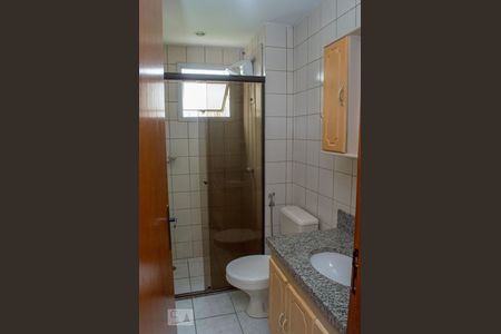 Banheiro de apartamento para alugar com 1 quarto, 47m² em Centro, Uberlândia