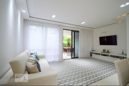 Sala de apartamento para alugar com 3 quartos, 150m² em Barra da Tijuca, Rio de Janeiro
