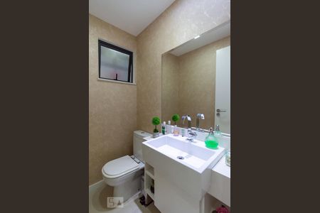 Lavabo de apartamento para alugar com 3 quartos, 150m² em Barra da Tijuca, Rio de Janeiro