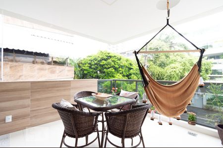 Apartamento à venda com 150m², 3 quartos e 3 vagasVaranda da Sala