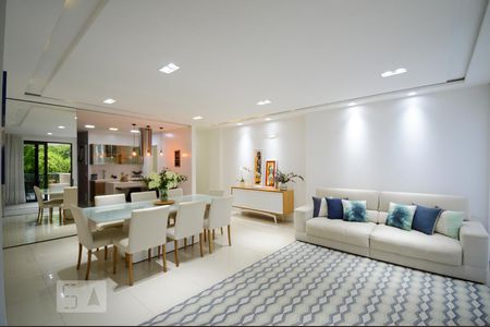 Sala de apartamento para alugar com 3 quartos, 150m² em Barra da Tijuca, Rio de Janeiro