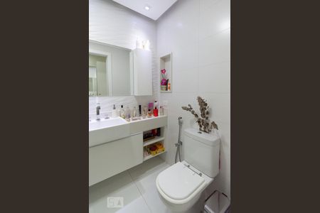 Apartamento à venda com 150m², 3 quartos e 3 vagasBanheiro da Suíte 2