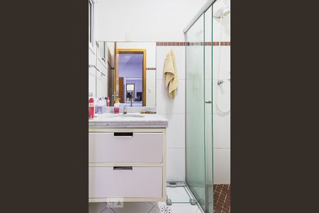 Apartamento à venda com 122m², 2 quartos e 2 vagas Apartamento à venda com 122m², 2 quartos e 2 vagasBanheiro da Suíte