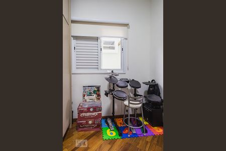 Apartamento à venda com 122m², 2 quartos e 2 vagas Apartamento à venda com 122m², 2 quartos e 2 vagasCloset da suíte