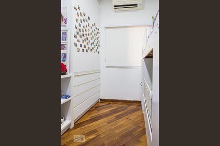 Apartamento à venda com 122m², 2 quartos e 2 vagas Apartamento à venda com 122m², 2 quartos e 2 vagasQuarto