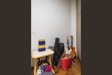 Apartamento à venda com 122m², 2 quartos e 2 vagas Apartamento à venda com 122m², 2 quartos e 2 vagasCloset da suíte