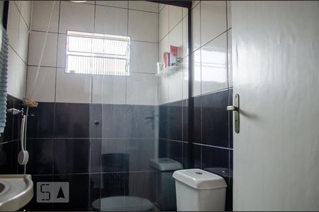 Banheiro da Suíte de casa para alugar com 3 quartos, 100m² em Campo de Santana, Curitiba