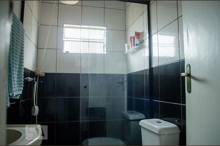 Banheiro da Suíte de casa para alugar com 3 quartos, 100m² em Campo de Santana, Curitiba