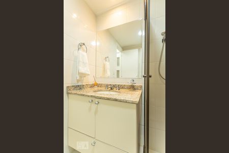 Apartamento para alugar com 100m², 3 quartos e 2 vagasBanheiro Social