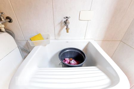 Casa à venda com 494m², 5 quartos e 6 vagas Casa à venda com 494m², 5 quartos e 6 vagasÁrea de Serviço 2