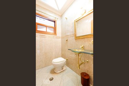 Casa à venda com 494m², 5 quartos e 6 vagas Casa à venda com 494m², 5 quartos e 6 vagasLavabo