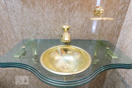 Casa à venda com 494m², 5 quartos e 6 vagas Casa à venda com 494m², 5 quartos e 6 vagasLavabo