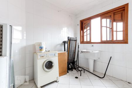 Casa à venda com 494m², 5 quartos e 6 vagas Casa à venda com 494m², 5 quartos e 6 vagasÁrea de Serviço 1