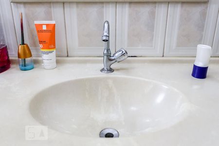 Casa à venda com 494m², 5 quartos e 6 vagas Casa à venda com 494m², 5 quartos e 6 vagasBanheiro da Churrasqueira