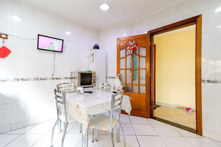 Casa à venda com 494m², 5 quartos e 6 vagas Casa à venda com 494m², 5 quartos e 6 vagasCozinha 2