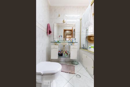 Casa à venda com 494m², 5 quartos e 6 vagas Casa à venda com 494m², 5 quartos e 6 vagasBanheiro da Suíte 3