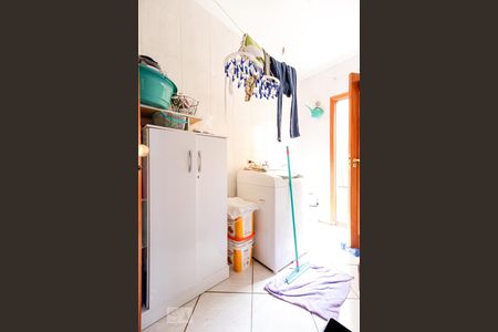 Casa à venda com 494m², 5 quartos e 6 vagas Casa à venda com 494m², 5 quartos e 6 vagasÁrea de Serviço 2