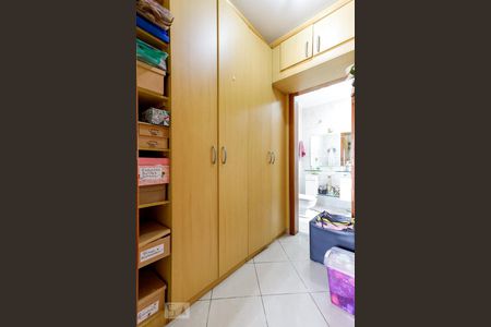 Casa à venda com 494m², 5 quartos e 6 vagas Casa à venda com 494m², 5 quartos e 6 vagasCloset da Suíte 3