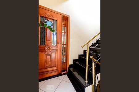 Casa à venda com 494m², 5 quartos e 6 vagas Casa à venda com 494m², 5 quartos e 6 vagasHall de Entrada Casa 2