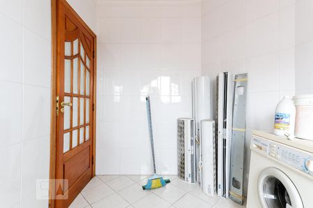 Casa à venda com 494m², 5 quartos e 6 vagas Casa à venda com 494m², 5 quartos e 6 vagasÁrea de Serviço 1