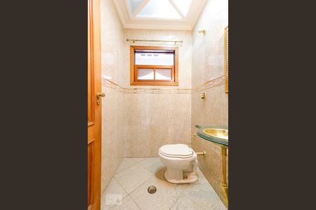 Casa à venda com 494m², 5 quartos e 6 vagas Casa à venda com 494m², 5 quartos e 6 vagasLavabo