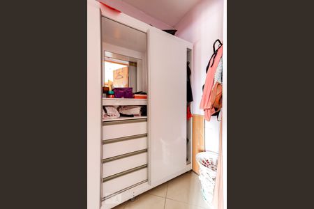 Casa à venda com 494m², 5 quartos e 6 vagas Casa à venda com 494m², 5 quartos e 6 vagasCloset da Suíte 4