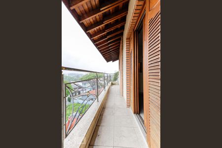 Casa à venda com 494m², 5 quartos e 6 vagas Casa à venda com 494m², 5 quartos e 6 vagasVaranda da Suíte 1