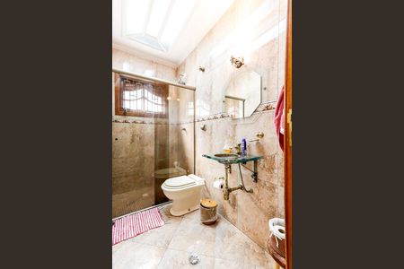 Casa à venda com 494m², 5 quartos e 6 vagas Casa à venda com 494m², 5 quartos e 6 vagasBanheiro