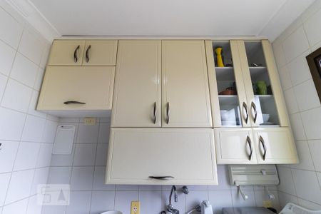 Apartamento para alugar com 40m², 1 quarto e 1 vaga Apartamento para alugar com 40m², 1 quarto e 1 vagaCozinha - Armários