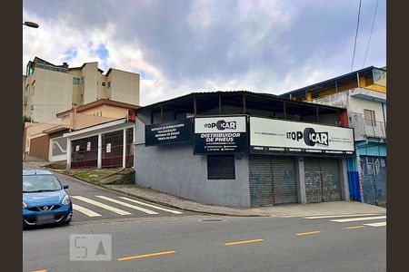 Casa à venda com 150m², 3 quartos e 3 vagas Casa à venda com 150m², 3 quartos e 3 vagasFachada