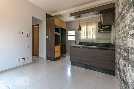 Sala de casa de condomínio para alugar com 2 quartos, 50m² em Vila Paulista, Mogi das Cruzes