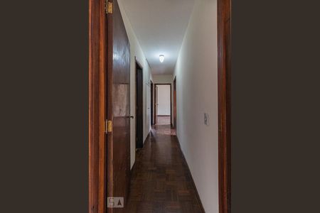 Corredor de apartamento à venda com 3 quartos, 109m² em Petrópolis, Porto Alegre