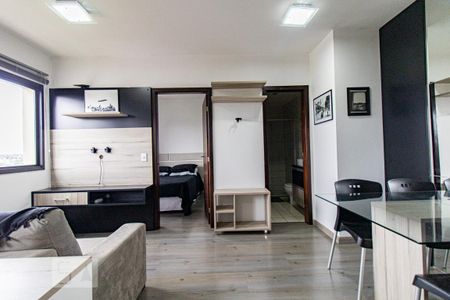 Sala e Cozinha de apartamento à venda com 1 quarto, 45m² em Centro, Curitiba