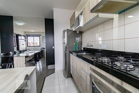 Sala e Cozinha de apartamento à venda com 1 quarto, 45m² em Centro, Curitiba