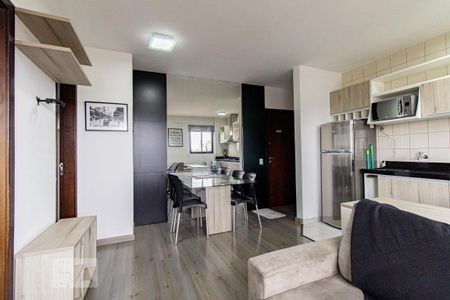 Sala e Cozinha de apartamento à venda com 1 quarto, 45m² em Centro, Curitiba