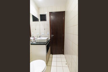 Banheiro Social de apartamento à venda com 1 quarto, 45m² em Centro, Curitiba