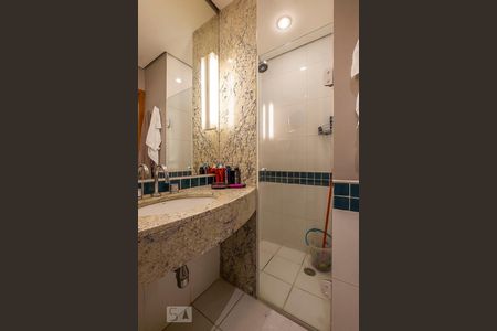 Banheiro de kitnet/studio para alugar com 1 quarto, 30m² em Paraíso, São Paulo