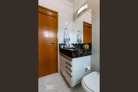 Casa à venda com 204m², 4 quartos e 4 vagas Casa à venda com 204m², 4 quartos e 4 vagasBanheiro Social