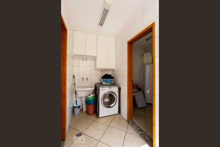 Casa à venda com 204m², 4 quartos e 4 vagas Casa à venda com 204m², 4 quartos e 4 vagasÁrea de serviço