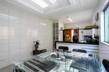 Casa à venda com 204m², 4 quartos e 4 vagas Casa à venda com 204m², 4 quartos e 4 vagasCozinha