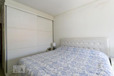 Suíte 1 de casa à venda com 4 quartos, 204m² em Parque São Domingos, São Paulo