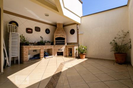 Casa à venda com 204m², 4 quartos e 4 vagas Casa à venda com 204m², 4 quartos e 4 vagasQuintal e churrasqueira