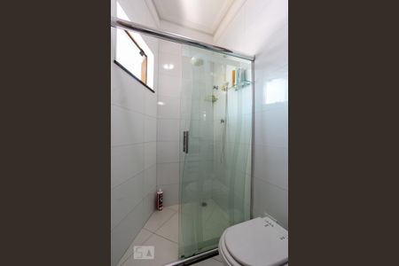 Banheiro da suíte 1 de casa à venda com 4 quartos, 204m² em Parque São Domingos, São Paulo