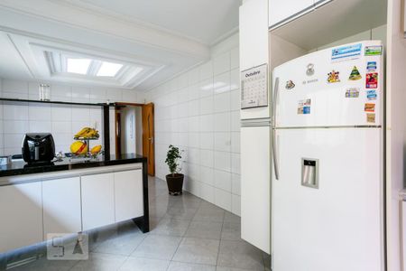 Casa à venda com 204m², 4 quartos e 4 vagas Casa à venda com 204m², 4 quartos e 4 vagasCozinha