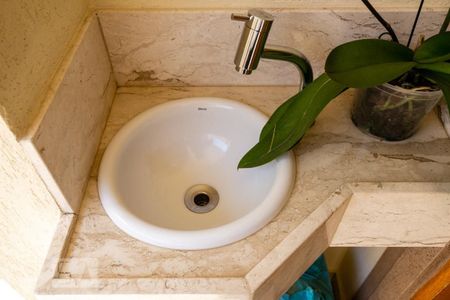 Casa à venda com 204m², 4 quartos e 4 vagas Casa à venda com 204m², 4 quartos e 4 vagasLavabo de serviço